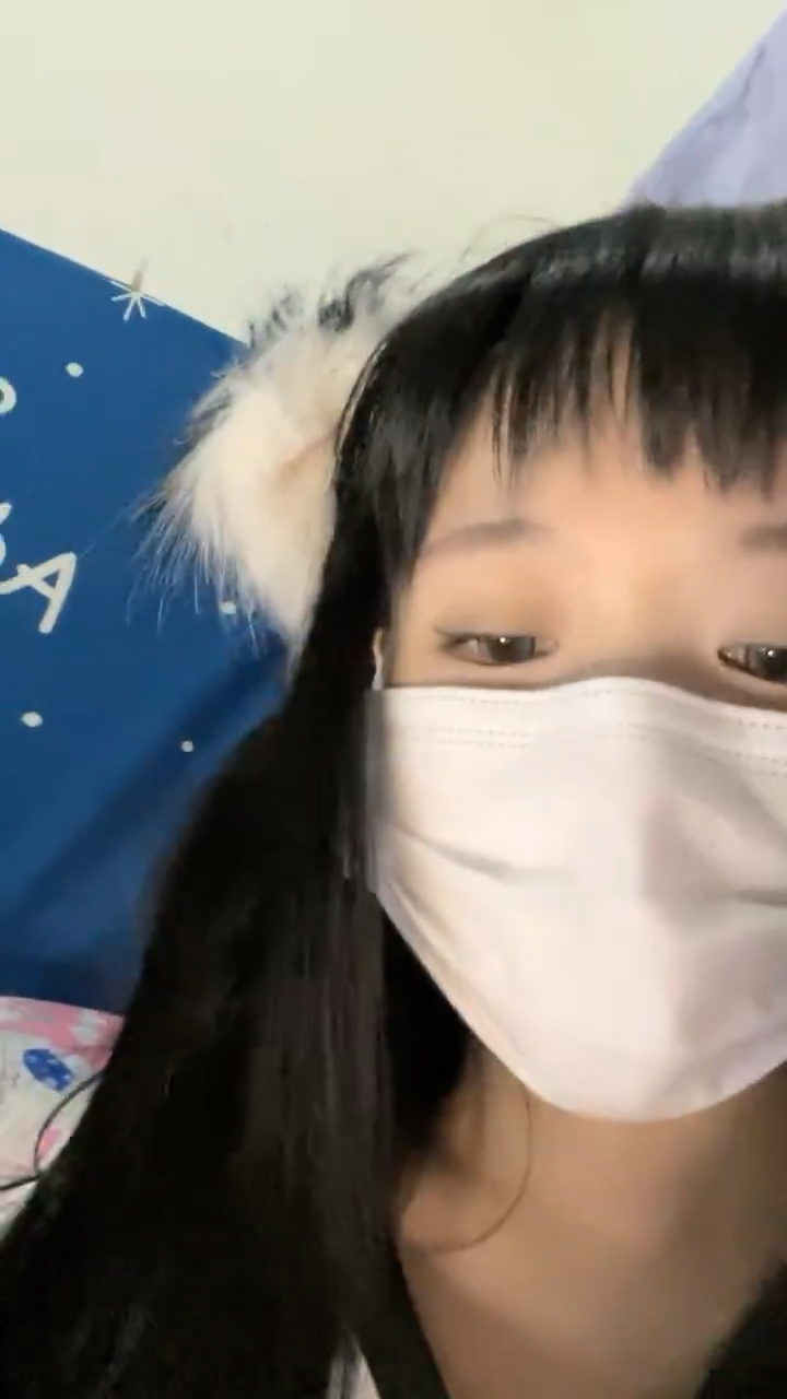 卡哇伊极品美少女！双马尾外表甜美！脱下内裤跳蛋塞穴，翘起美臀特写，爽的娇喘呻吟不断..