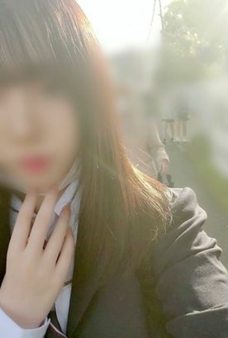 FC2精品无码PPV-2970997 【個人】現役高〇3〇生 学校までお迎え 我慢出来ずに学校前フェラ&ホテルで初めて..